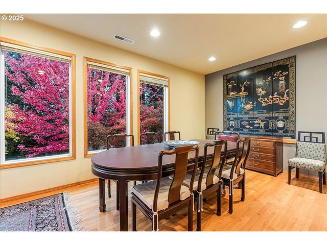 1039 Sw UPLAND Dr, Dundee, OR 97115