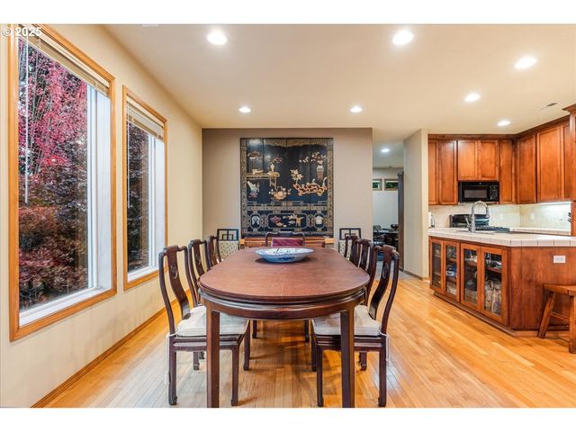 1039 Sw UPLAND Dr, Dundee, OR 97115