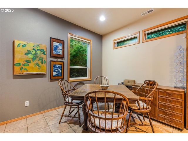 1039 Sw UPLAND Dr, Dundee, OR 97115