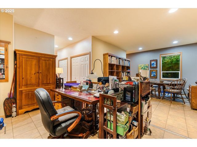 1039 Sw UPLAND Dr, Dundee, OR 97115