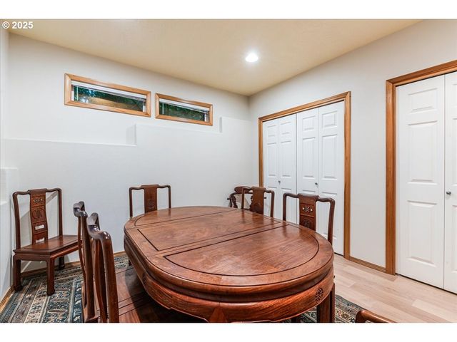 1039 Sw UPLAND Dr, Dundee, OR 97115