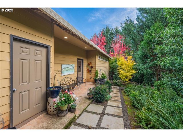 1039 Sw UPLAND Dr, Dundee, OR 97115