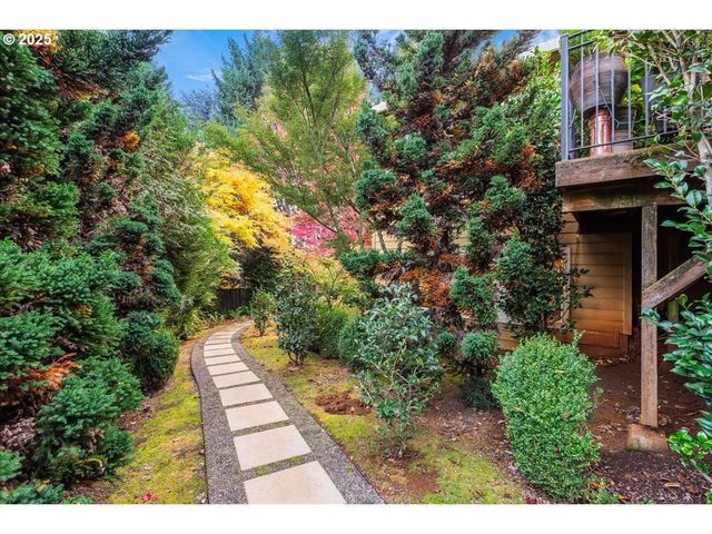 1039 Sw UPLAND Dr, Dundee, OR 97115