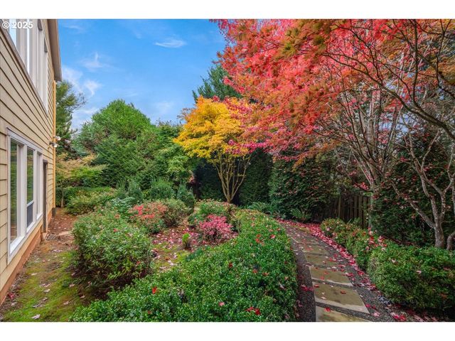 1039 Sw UPLAND Dr, Dundee, OR 97115