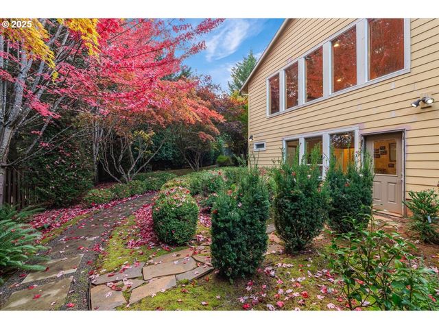 1039 Sw UPLAND Dr, Dundee, OR 97115