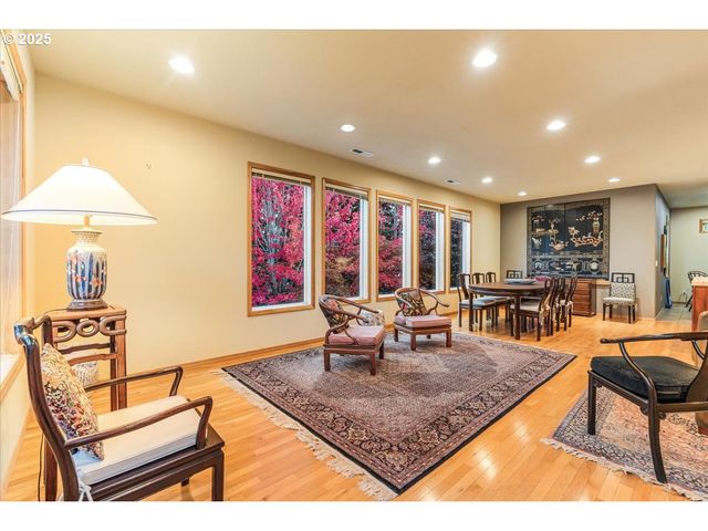 1039 Sw UPLAND Dr, Dundee, OR 97115