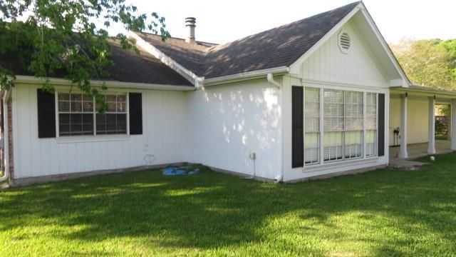 803 Briarmeadow Avenue, Friendswood, TX 77546