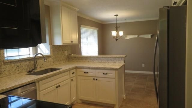 803 Briarmeadow Avenue, Friendswood, TX 77546