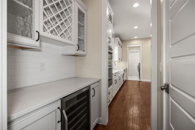 158 21ST AVENUE N, St Petersburg, FL 33704