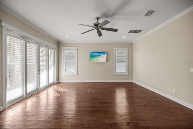 158 21ST AVENUE N, St Petersburg, FL 33704