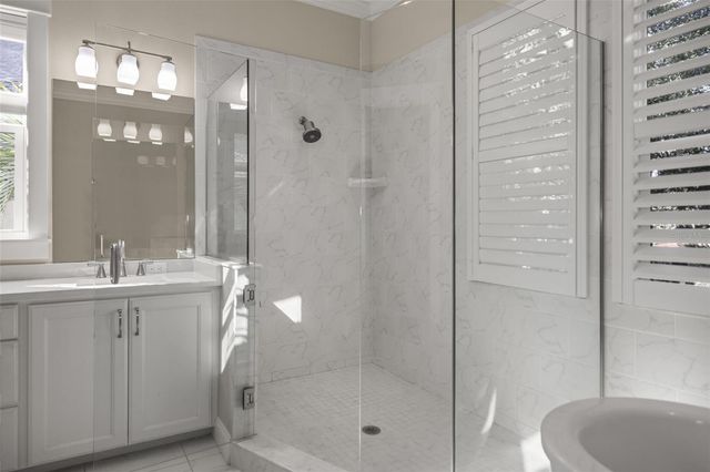 158 21ST AVENUE N, St Petersburg, FL 33704