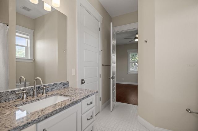 158 21ST AVENUE N, St Petersburg, FL 33704