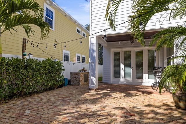 158 21ST AVENUE N, St Petersburg, FL 33704