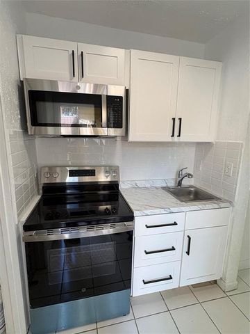 9200 NW 38TH Drive 1A, Coral Springs, FL 33065