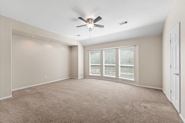 406 Oak Stream Drive, Conroe, TX 77304