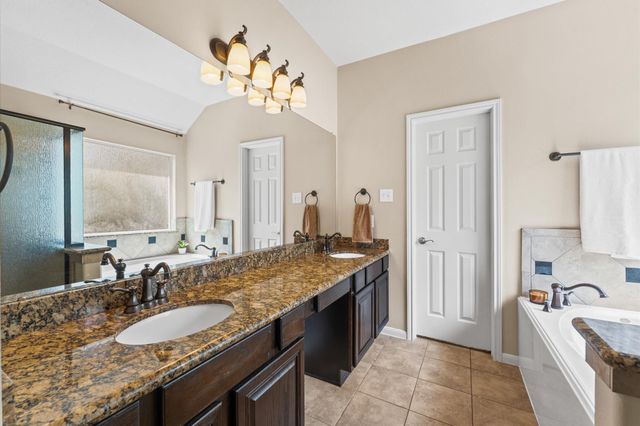 406 Oak Stream Drive, Conroe, TX 77304