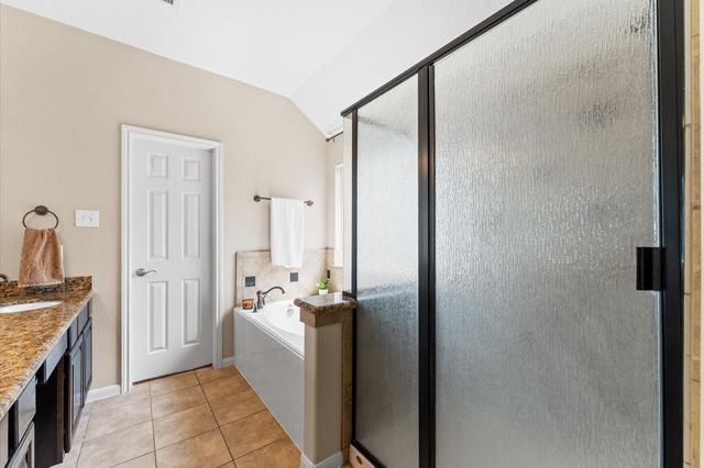 406 Oak Stream Drive, Conroe, TX 77304