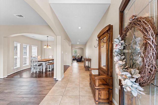 406 Oak Stream Drive, Conroe, TX 77304