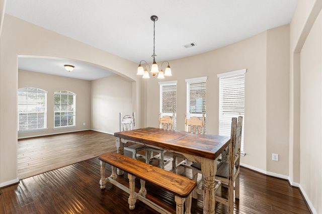 406 Oak Stream Drive, Conroe, TX 77304