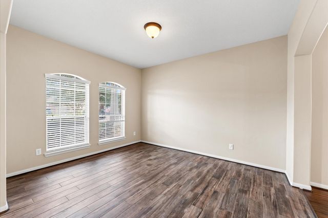 406 Oak Stream Drive, Conroe, TX 77304