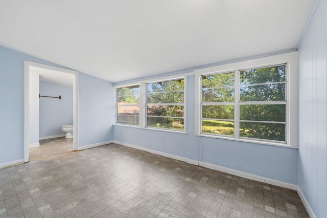 619 W Bell Ave, Rockdale, TX 76567