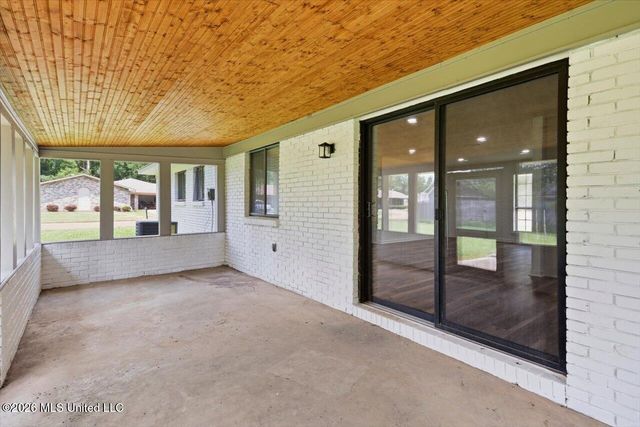 279 Trojan Drive, Pearl, MS 39208