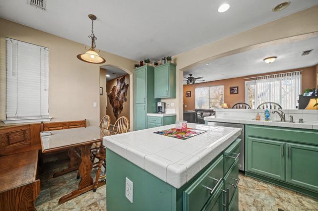 128 Gold Dust Dr, Valley Springs, CA 95252