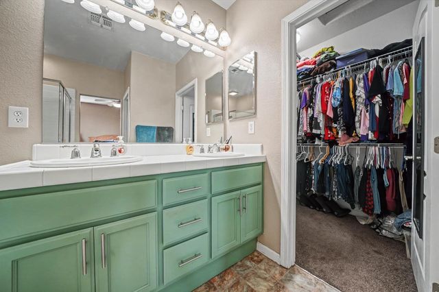 128 Gold Dust Dr, Valley Springs, CA 95252