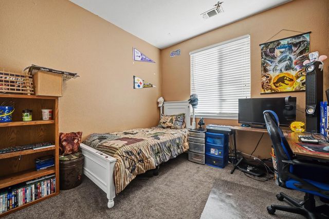 128 Gold Dust Dr, Valley Springs, CA 95252