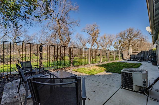 128 Gold Dust Dr, Valley Springs, CA 95252