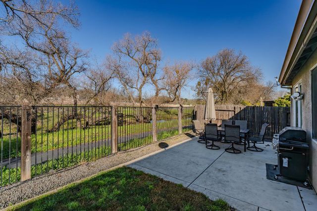 128 Gold Dust Dr, Valley Springs, CA 95252