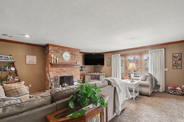 56235 Hollingshead Drive, Mishawaka, IN 46545