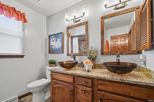 56235 Hollingshead Drive, Mishawaka, IN 46545