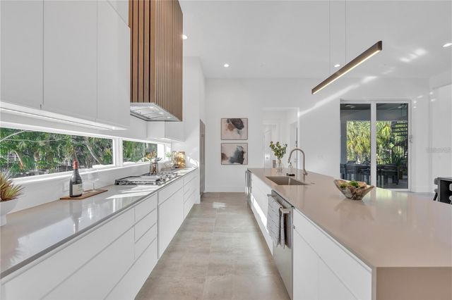 603 TREMONT STREET, Sarasota, FL 34242