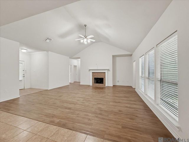 26423 Avoyelles Ave, Denham Springs, LA 70726