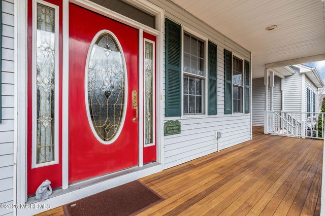 1074 Prospect Avenue, Manahawkin, NJ 08050