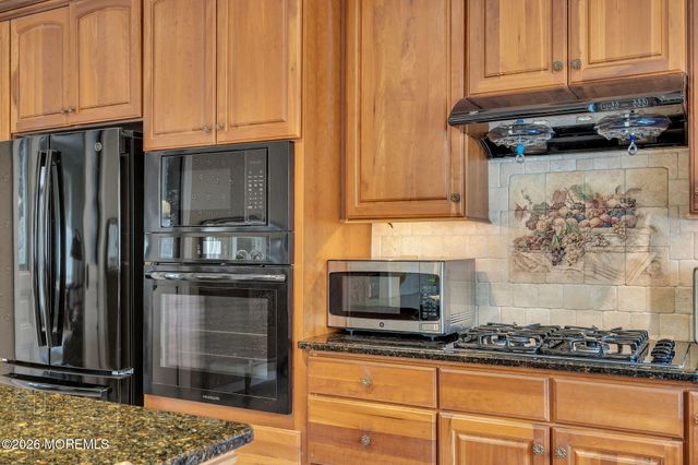 1074 Prospect Avenue, Manahawkin, NJ 08050
