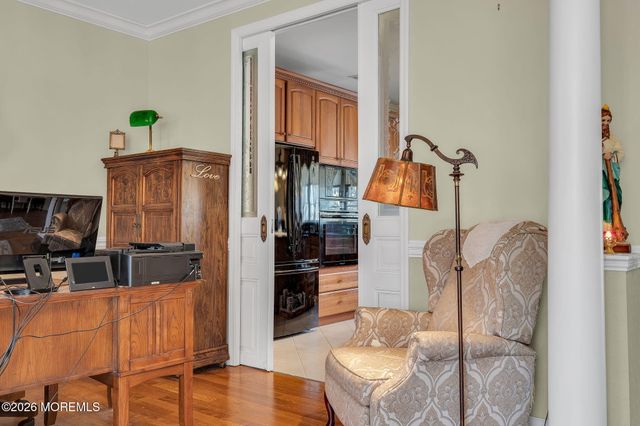 1074 Prospect Avenue, Manahawkin, NJ 08050