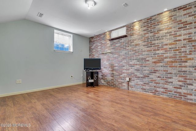 1074 Prospect Avenue, Manahawkin, NJ 08050