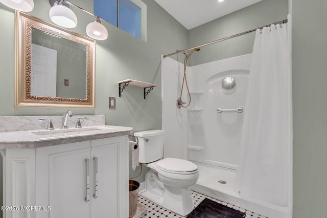 1074 Prospect Avenue, Manahawkin, NJ 08050
