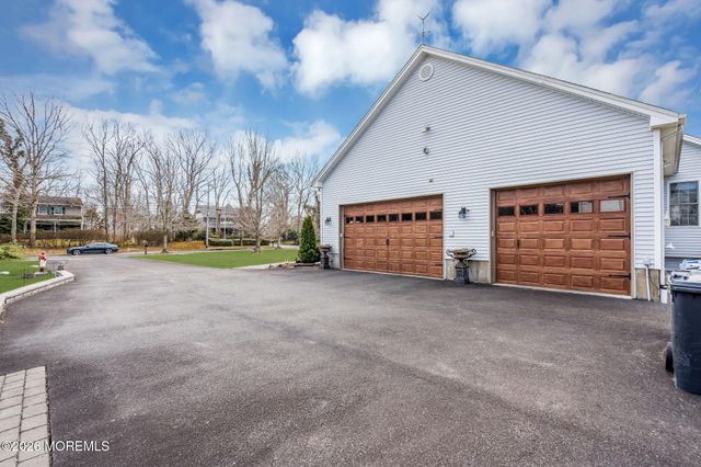 1074 Prospect Avenue, Manahawkin, NJ 08050