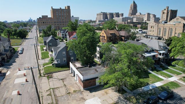 8041 John R Street, Detroit, MI 48202