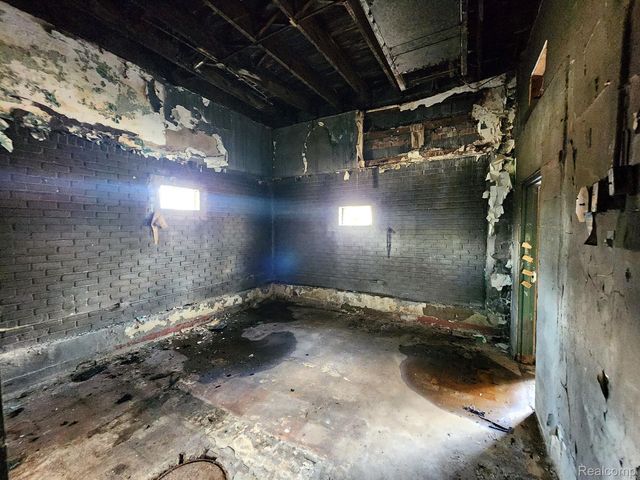 8041 John R Street, Detroit, MI 48202