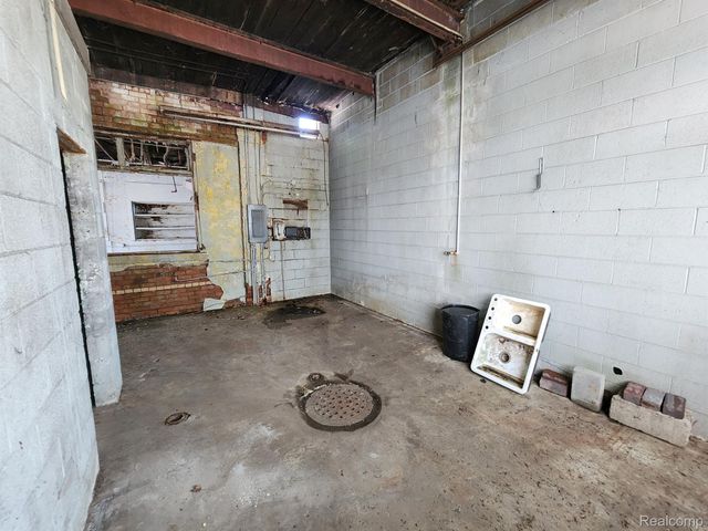 8041 John R Street, Detroit, MI 48202