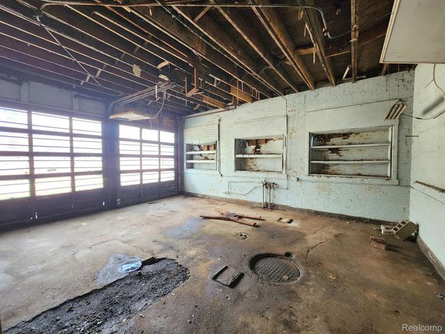 8041 John R Street, Detroit, MI 48202