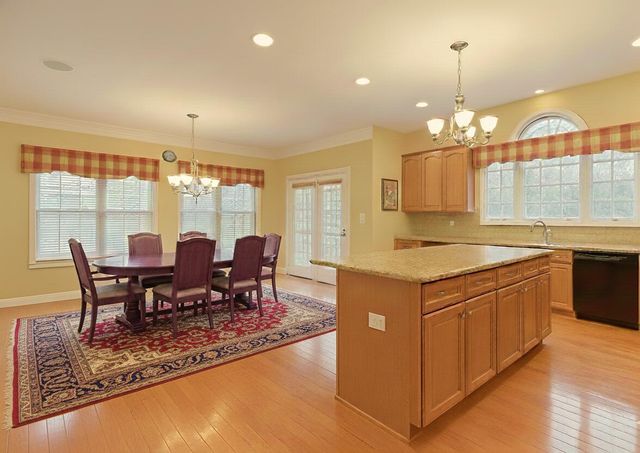 2510 Bayswater Circle, Gurnee, IL 60031