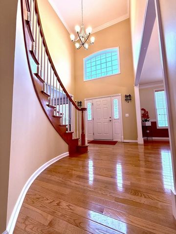 2510 Bayswater Circle, Gurnee, IL 60031