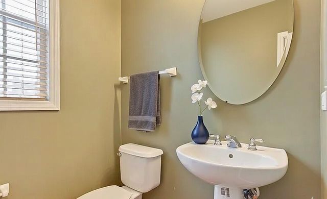 2510 Bayswater Circle, Gurnee, IL 60031