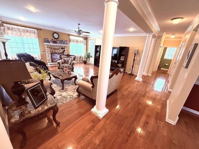 2510 Bayswater Circle, Gurnee, IL 60031