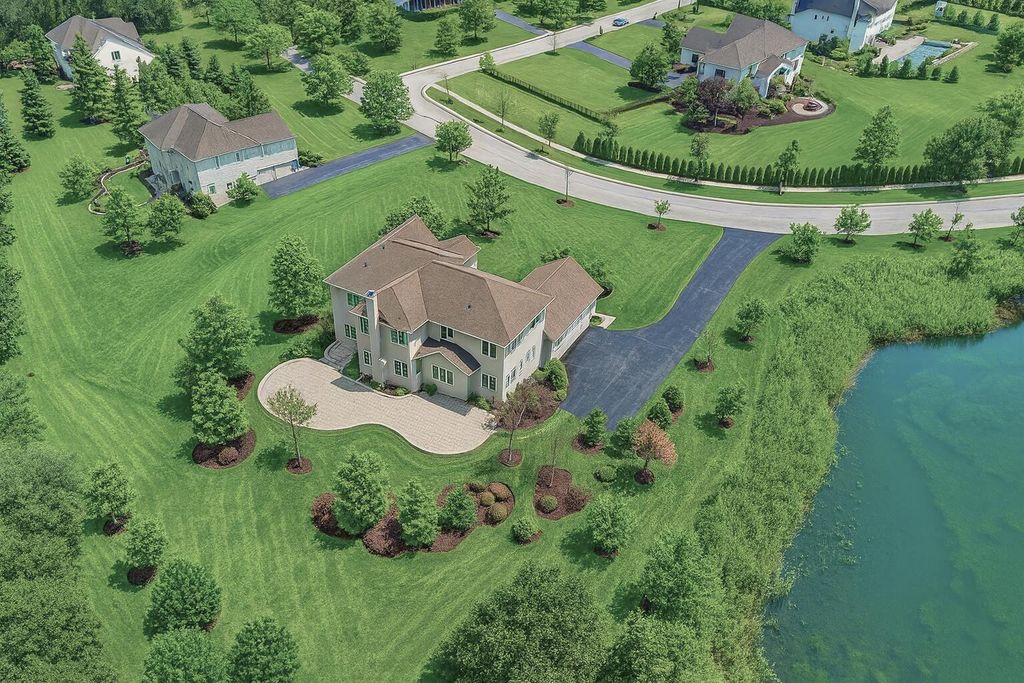 2510 Bayswater Circle, Gurnee, IL 60031